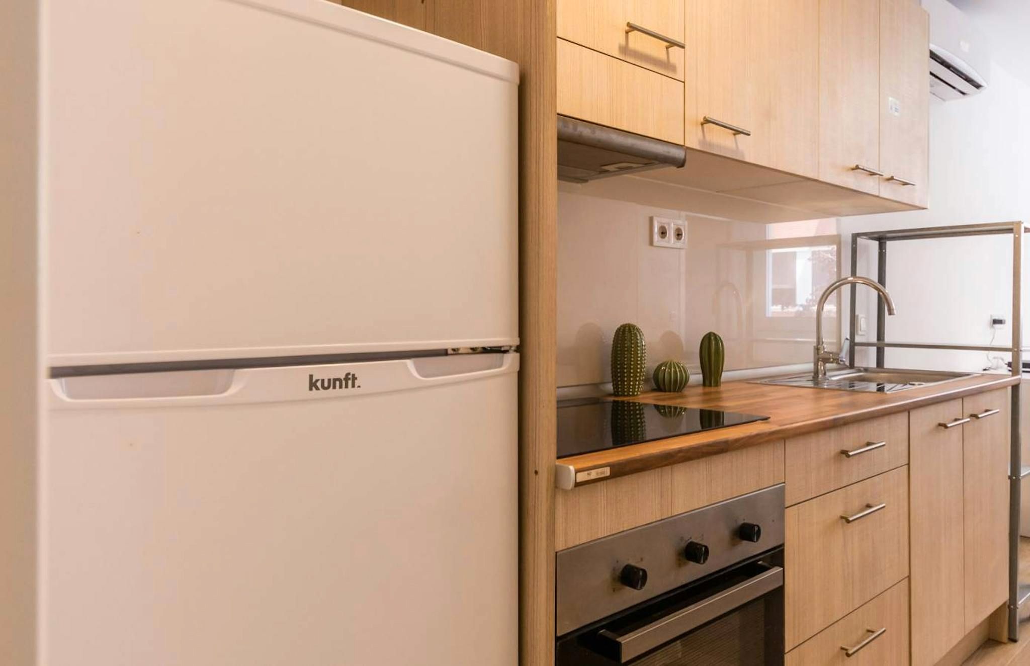 Kitchen of Flat to rent in  Barcelona Capital  with Air Conditioner, Heating and Furnished