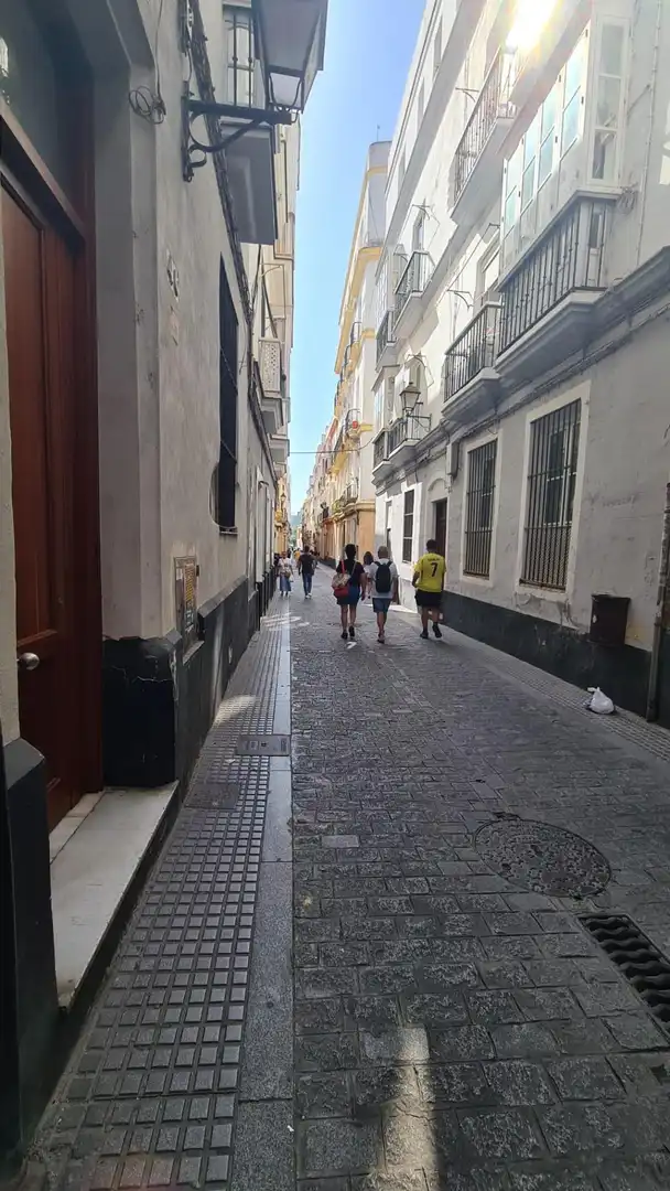 Vista exterior de Pis en venda en Cádiz amb Aire condicionat, Traster i Balcó