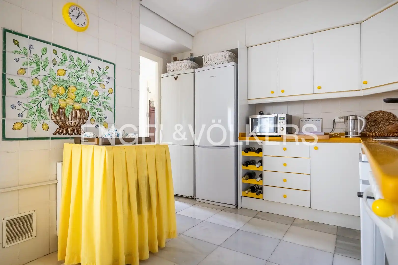 Kitchen of Flat for sale in Sevilla  with Heating, Private garden and Terrace