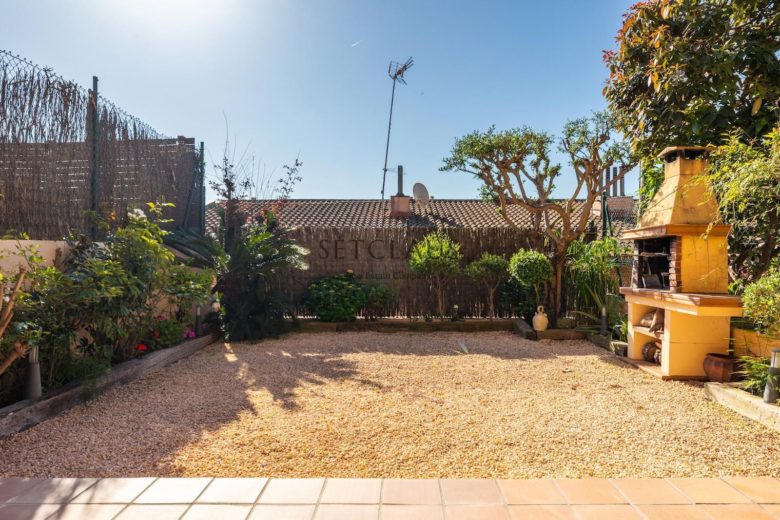Jardí de Casa adosada en venda en Tiana amb Aire condicionat, Calefacció i Jardí privat