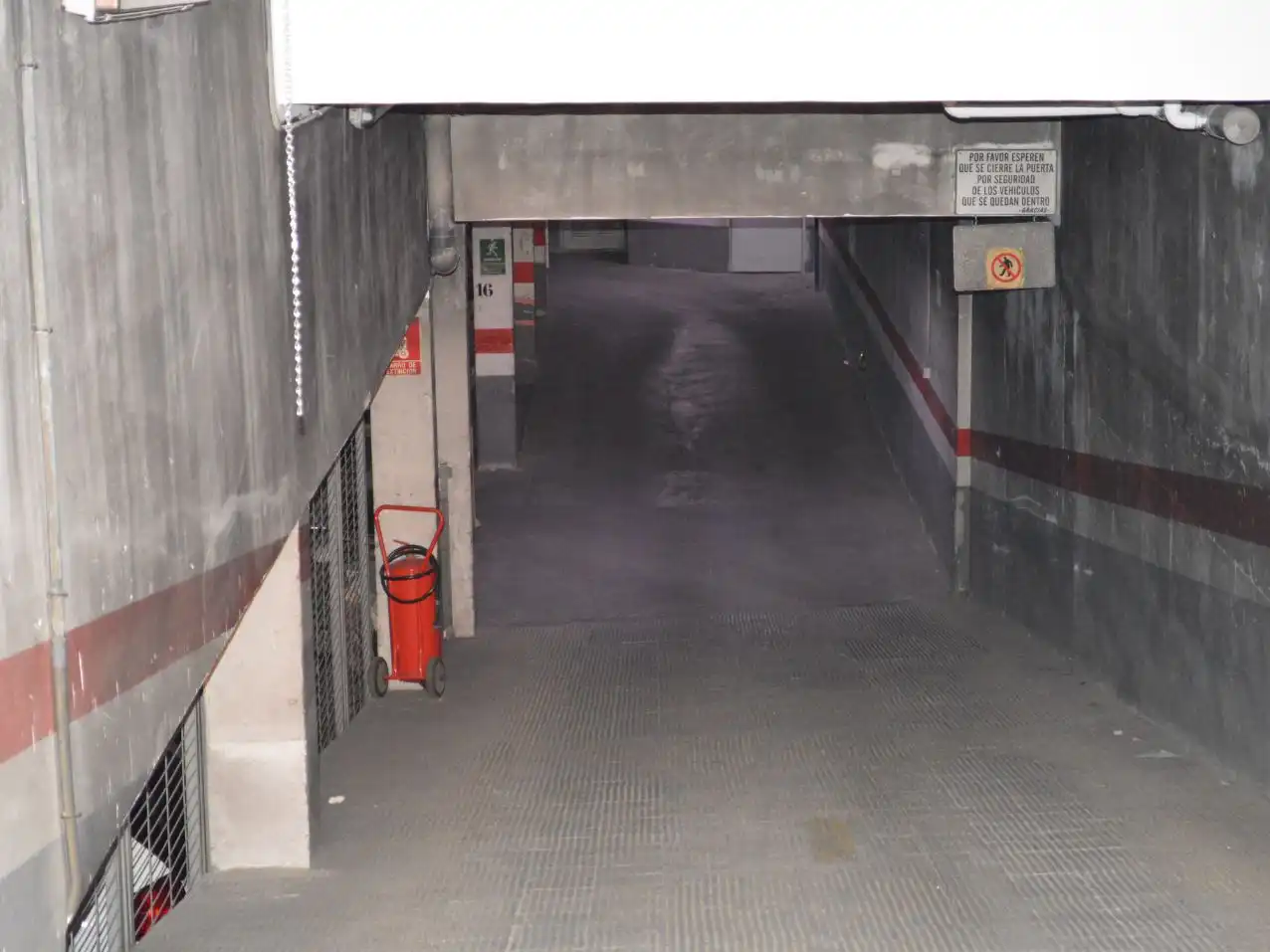 Garage for rent in Valencia  with Alarm