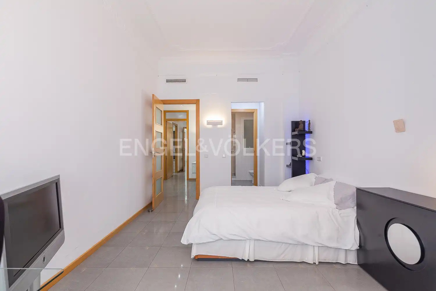 Bedroom of Flat for sale in Valencia  with Air Conditioner, Heating and Furnished
