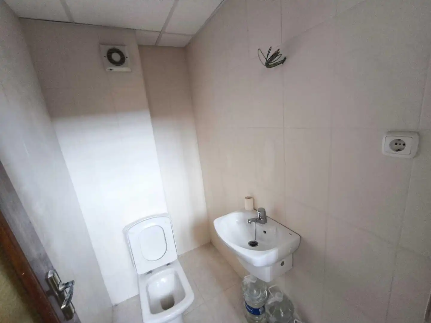 Bathroom of Commercial properties for rent in Castro-Urdiales