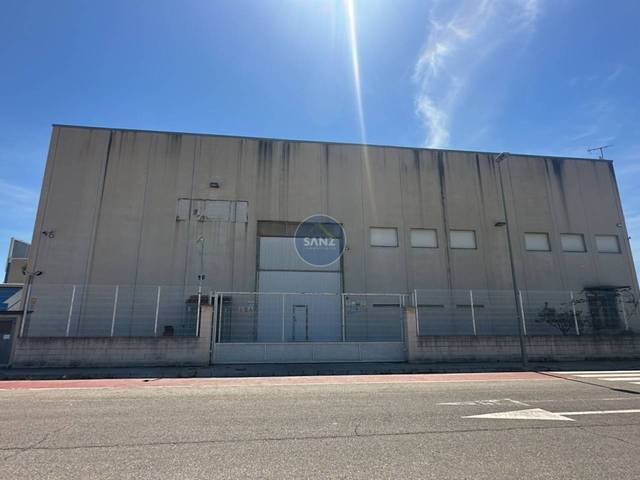 Nave industrial en Alquiler en Calle Tapissers en La Pobla Llarga