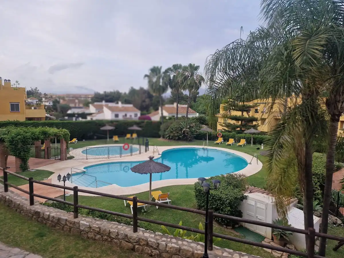 Jardí de Planta baixa de lloguer en Marbella amb Terrassa i Piscina comunitària