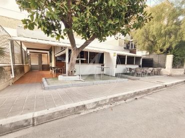 Local comercial en venda a Calle del Pintor Astorza y Triay