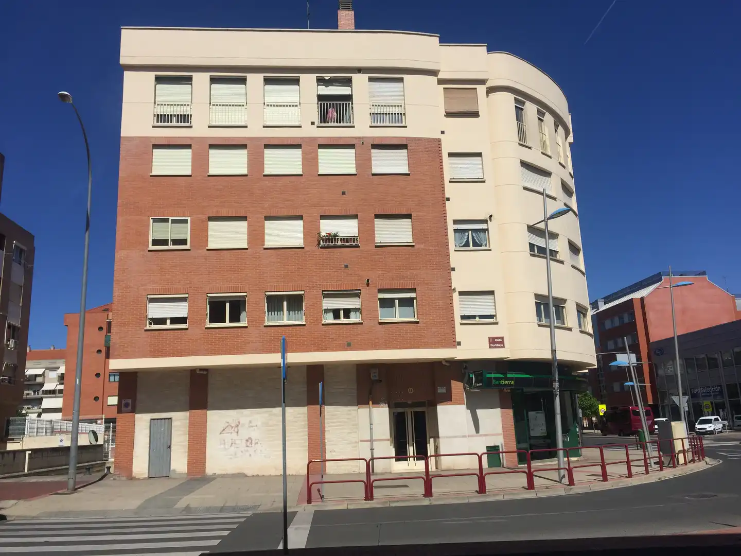 Aparcament amb ascensor en venda a Portillejo