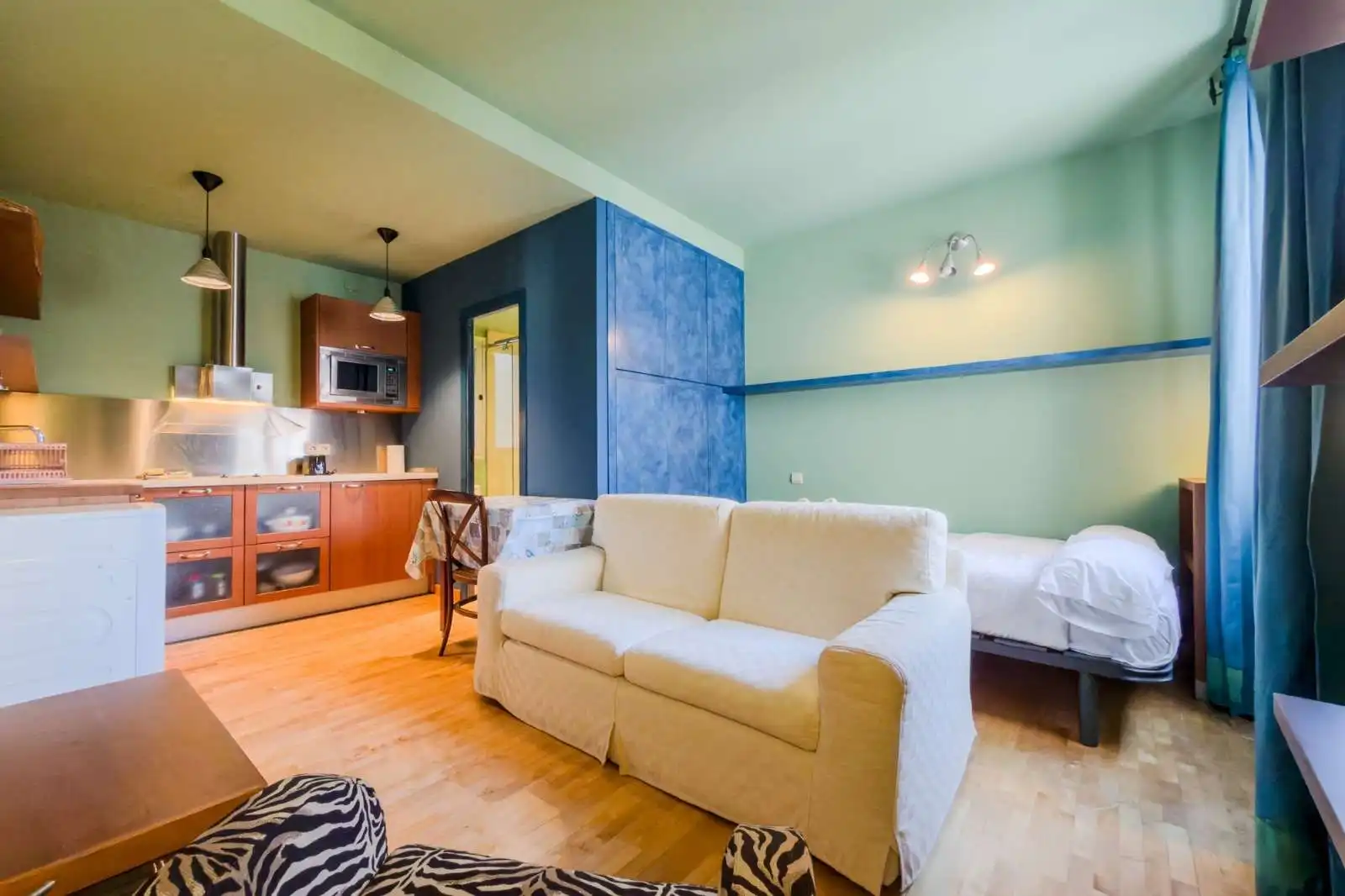 Sala d'estar de Estudi per a compartir en Barcelona amb Aire condicionat, Calefacció i Terrassa