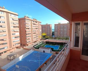 Dormitori de Apartament de lloguer en Alicante / Alacant amb Traster, Piscina i Moblat