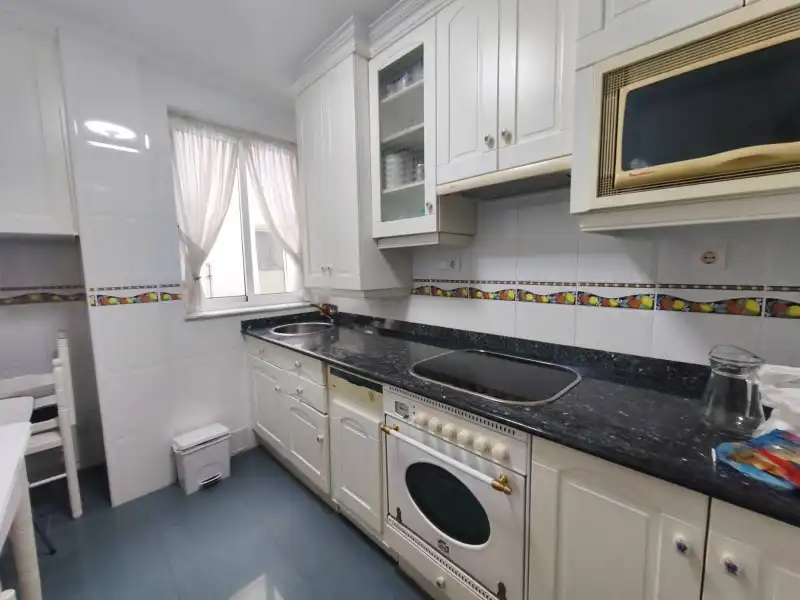 Cocina de Piso en venta en Santander con Calefacción, Jardín privado y Parquet