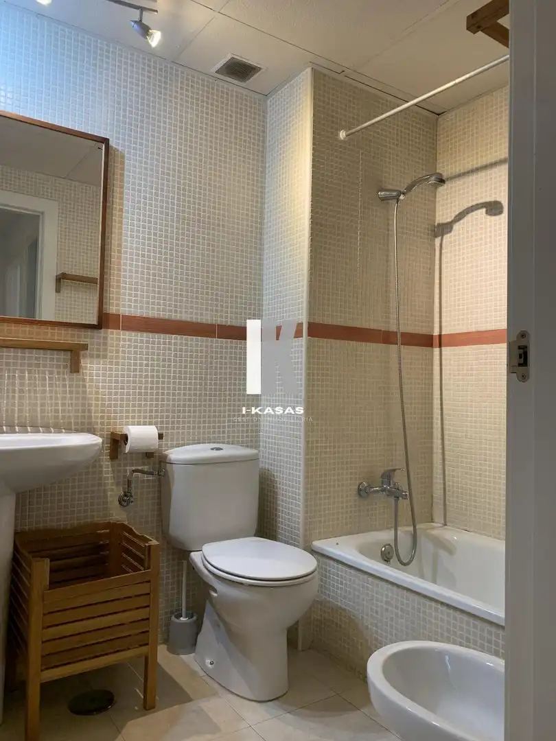 Bathroom of Flat for sale in El Puerto de Santa María  with Air Conditioner, Terrace and Storage room