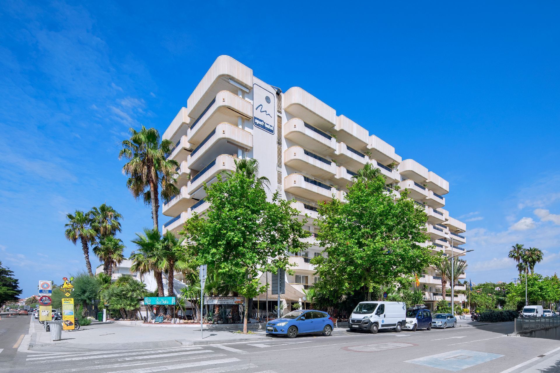 Exterior view of Apartment for sale in Sitges  with Air Conditioner, Terrace and Storage room