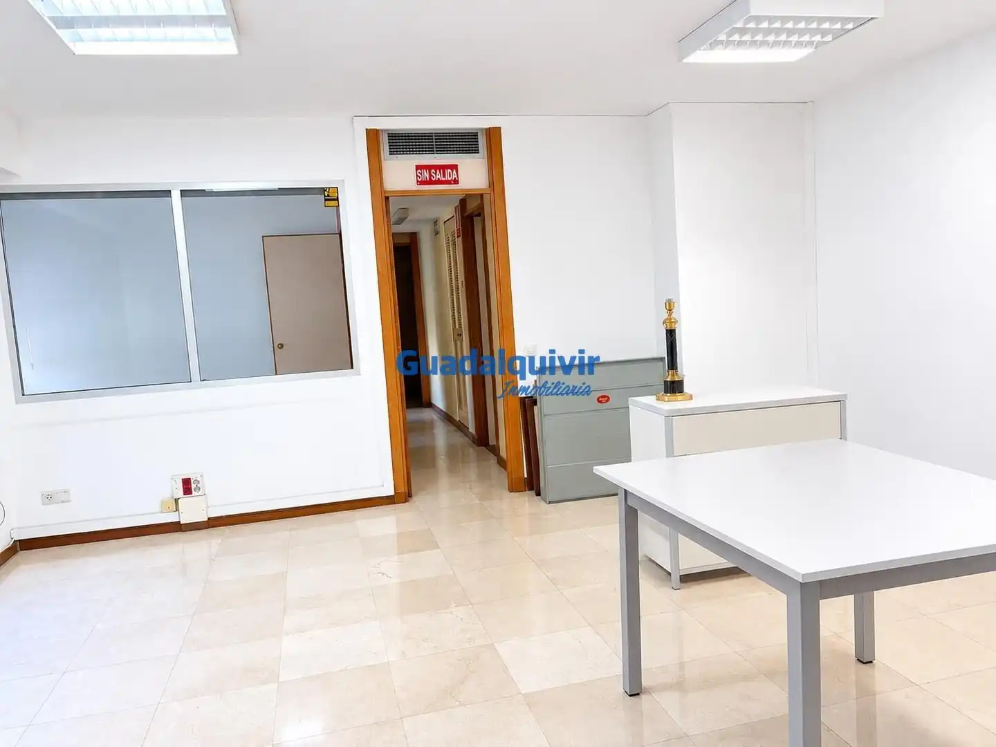Büro zur Miete in Sur