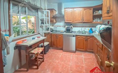 Cuina de Casa o xalet en venda en  Córdoba Capital amb Calefacció i Terrassa