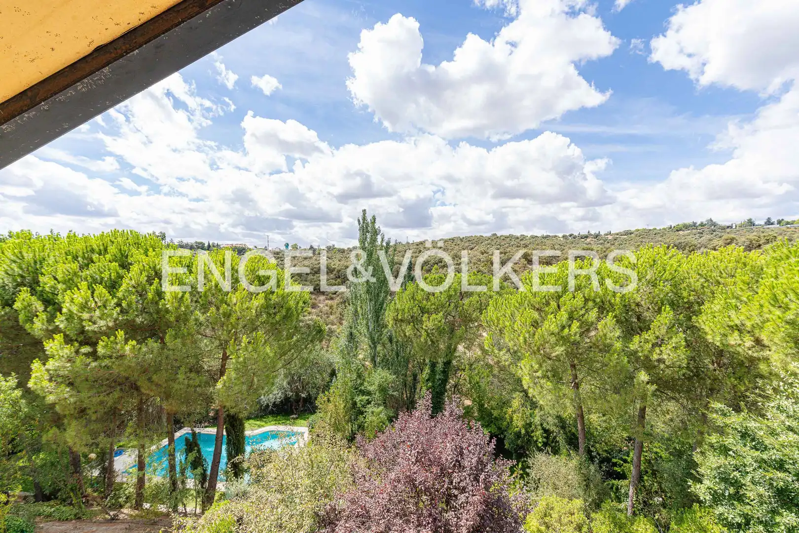 Terrace of Detached homes for sale in Torrelodones  with Air Conditioner, Heating and Private garden