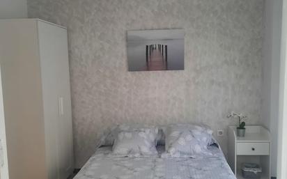 Bedroom of Apartment for sale in  Sevilla Capital  with Air Conditioner, Furnished and Balcony