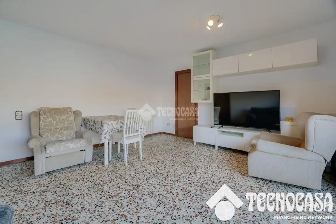 Piso con terraza en venta en Centre