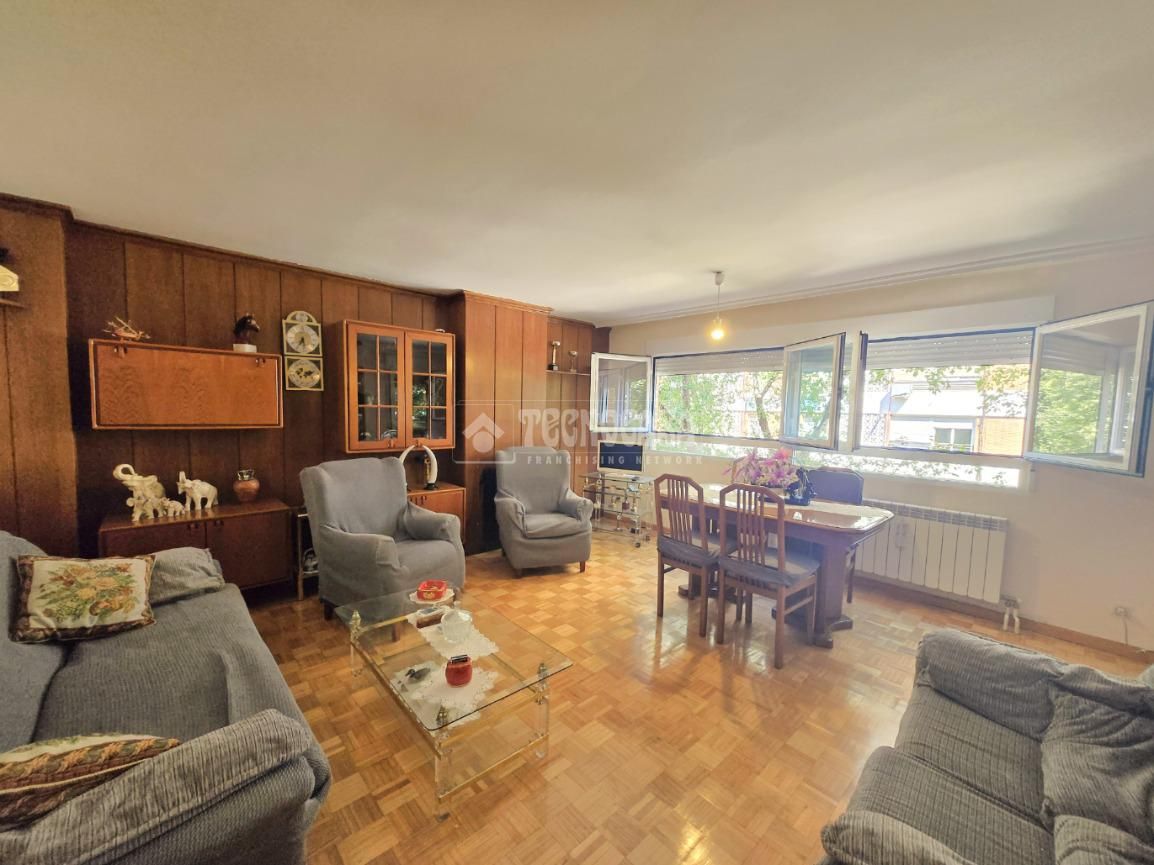 Living room of Flat for sale in  Madrid Capital  with Heating