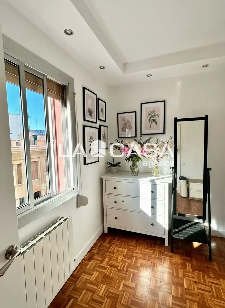 Bedroom of Flat for sale in  Barcelona Capital  with Balcony