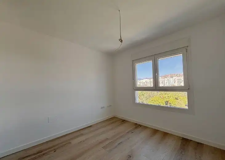 Schlafzimmer von Wohnung zur Miete in Marbella mit Klimaanlage, Heizung und Terrasse