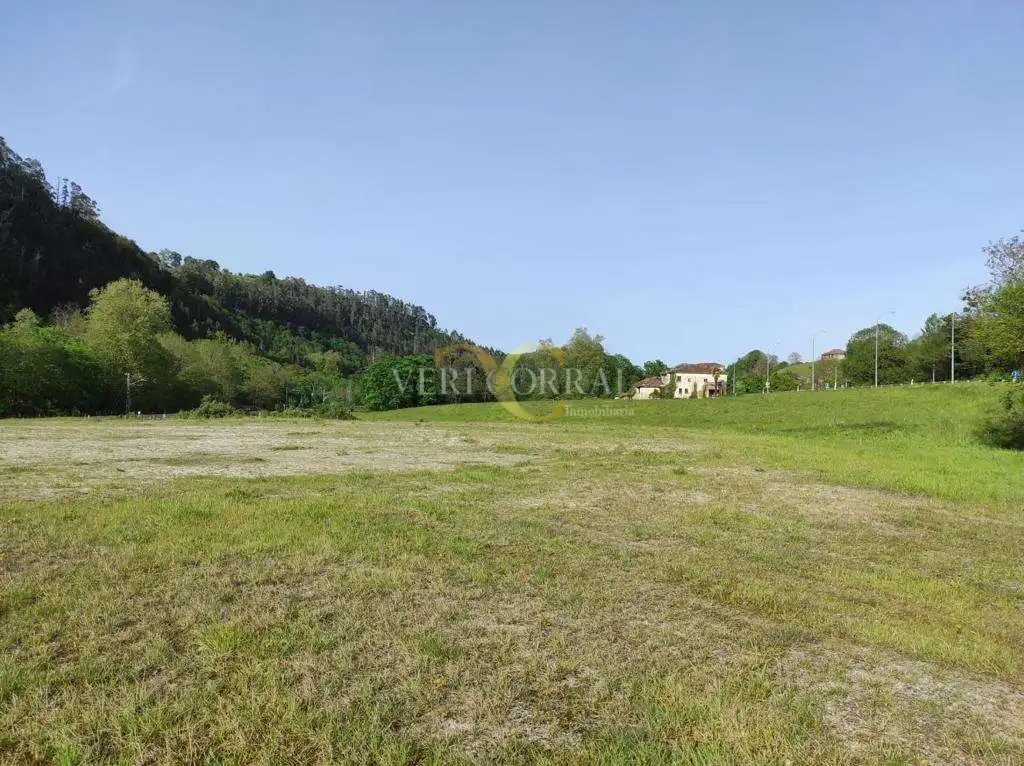 Terreno en venta en Infiesto, Piloña
