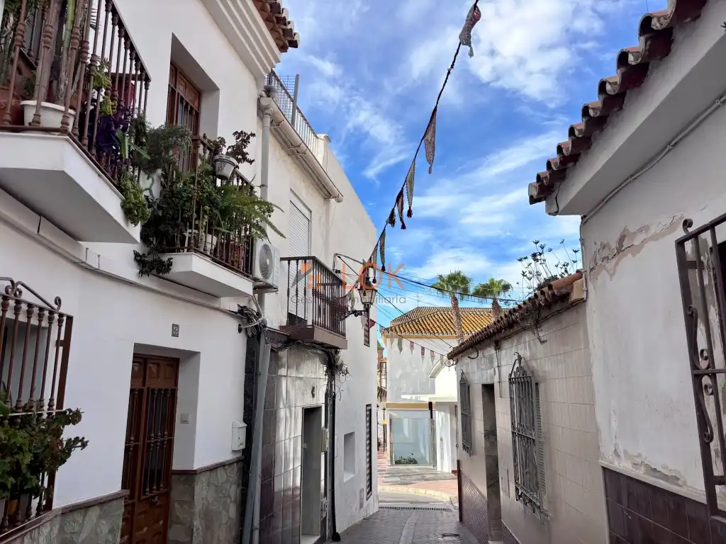 Vista exterior de Casa o xalet en venda en Vélez-Málaga amb Terrassa