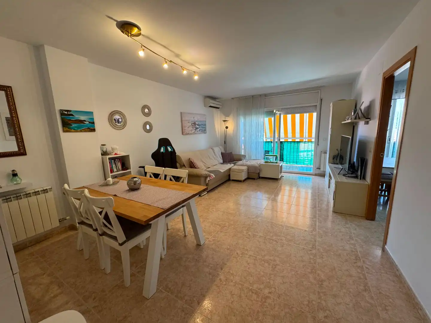 Living room of Flat for sale in Sant Feliu de Guíxols  with Air Conditioner, Heating and Furnished
