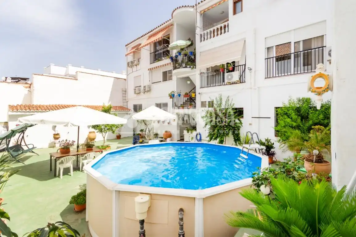 Piscina de Pis en venda en Vélez-Málaga amb Terrassa i Piscina comunitària