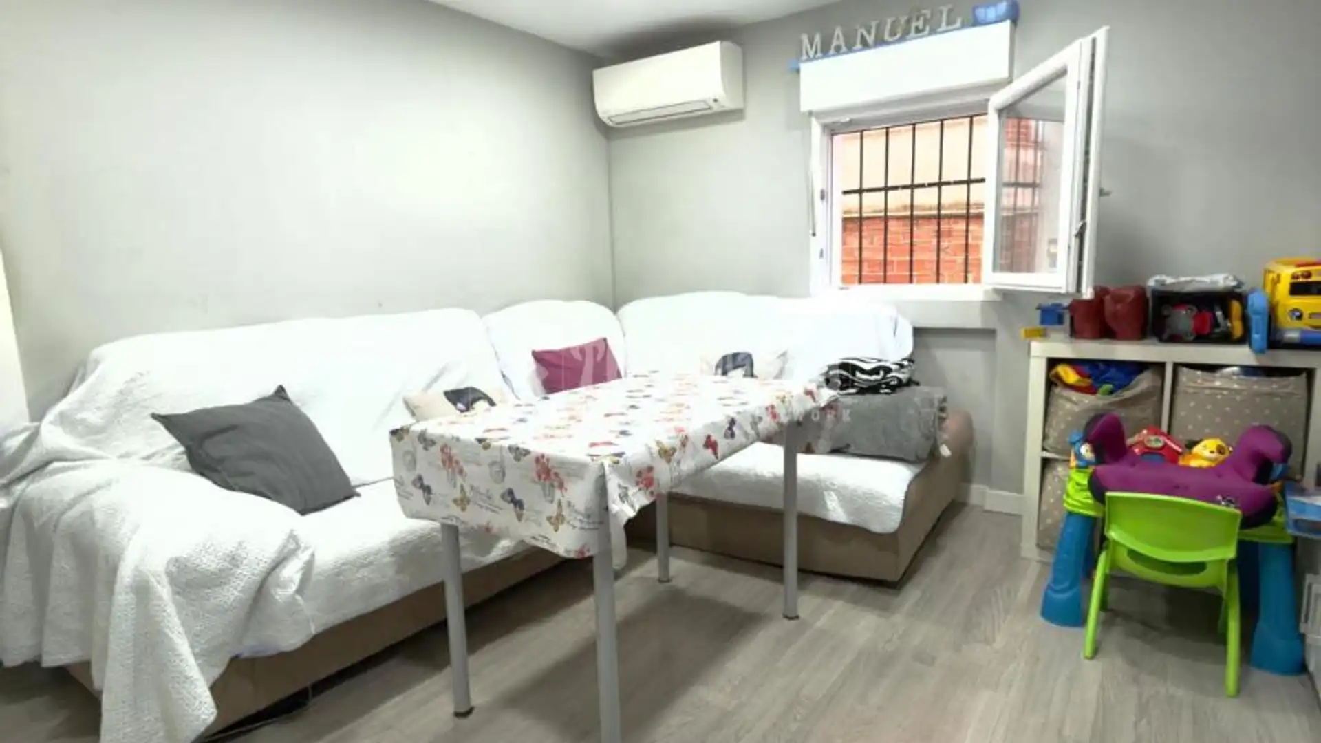 Sala de estar de Piso en venta en  Madrid Capital con Aire acondicionado y Calefacción
