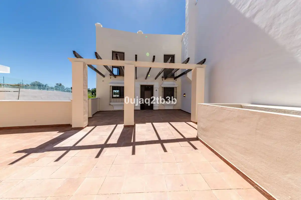 Terraza de Casa adosada de alquiler en Estepona con Aire acondicionado, Jardín privado y Terraza