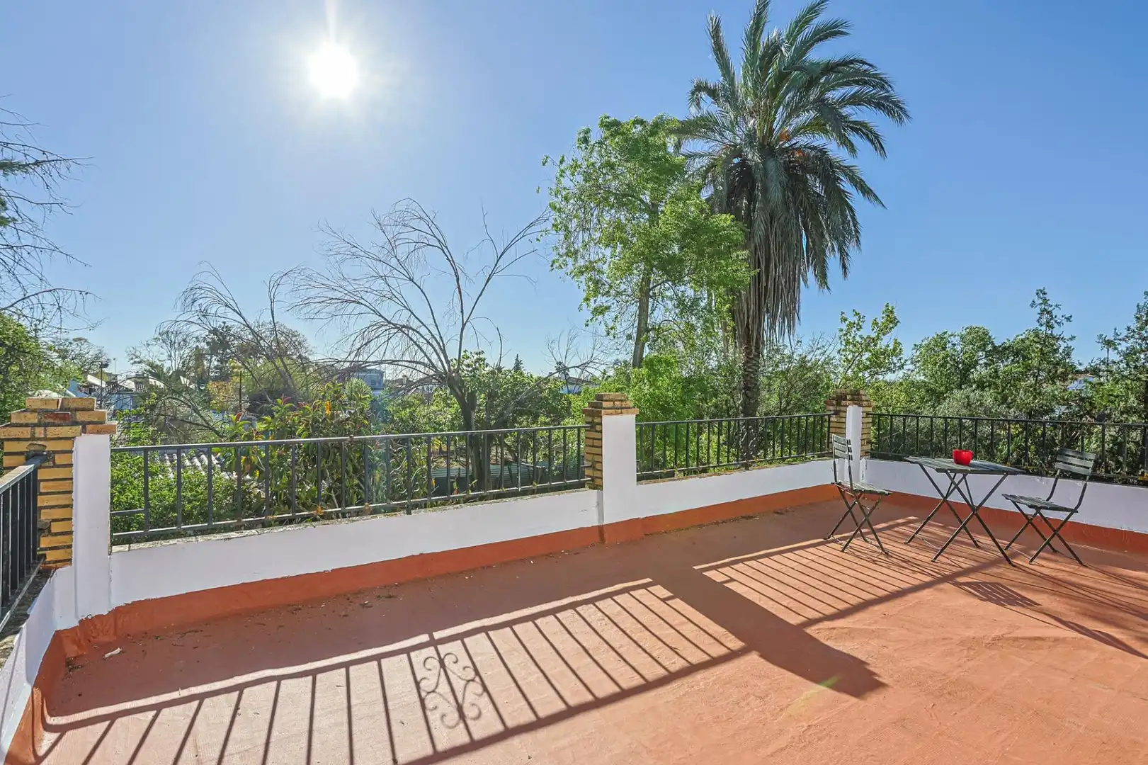 Terrassa de Casa o xalet en venda en Sanlúcar la Mayor amb Aire condicionat i Piscina
