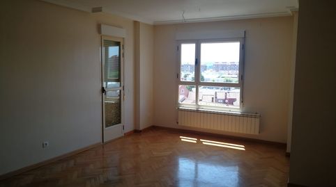 Foto 2 de Piso de alquiler en Avenida Francisco Aguirre, El Pilar - La Estación, Talavera de la Reina