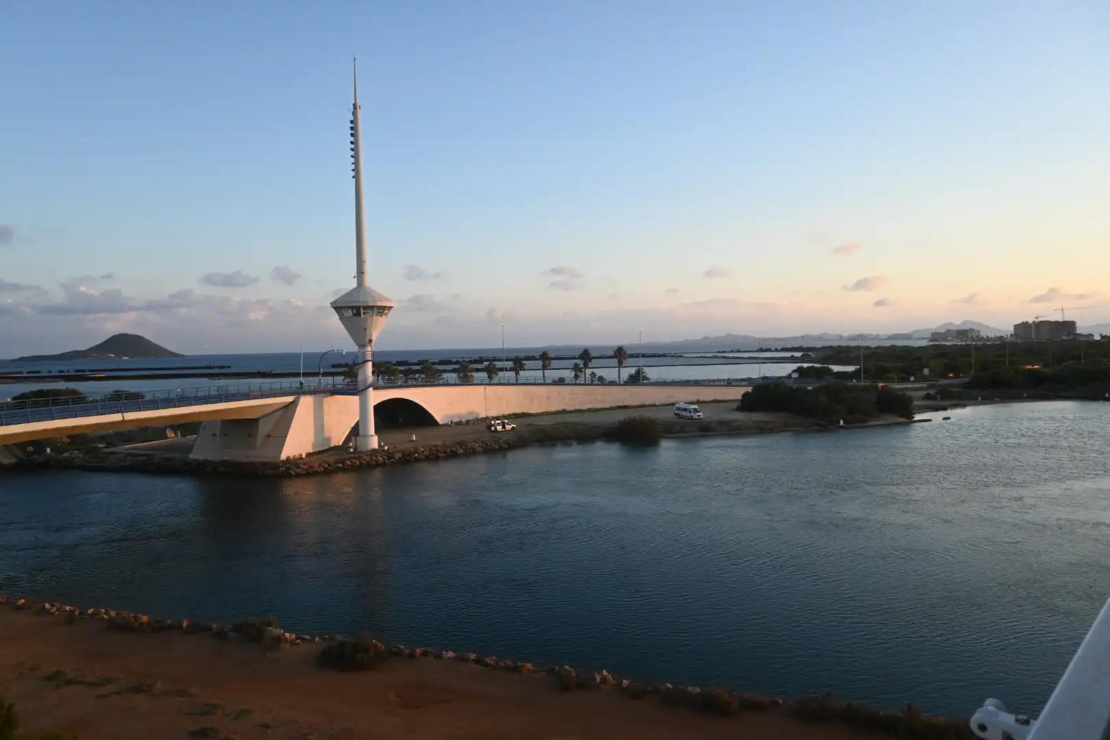 Vista exterior de Apartamento en venta en La Manga del Mar Menor con Terraza, Trastero y Amueblado