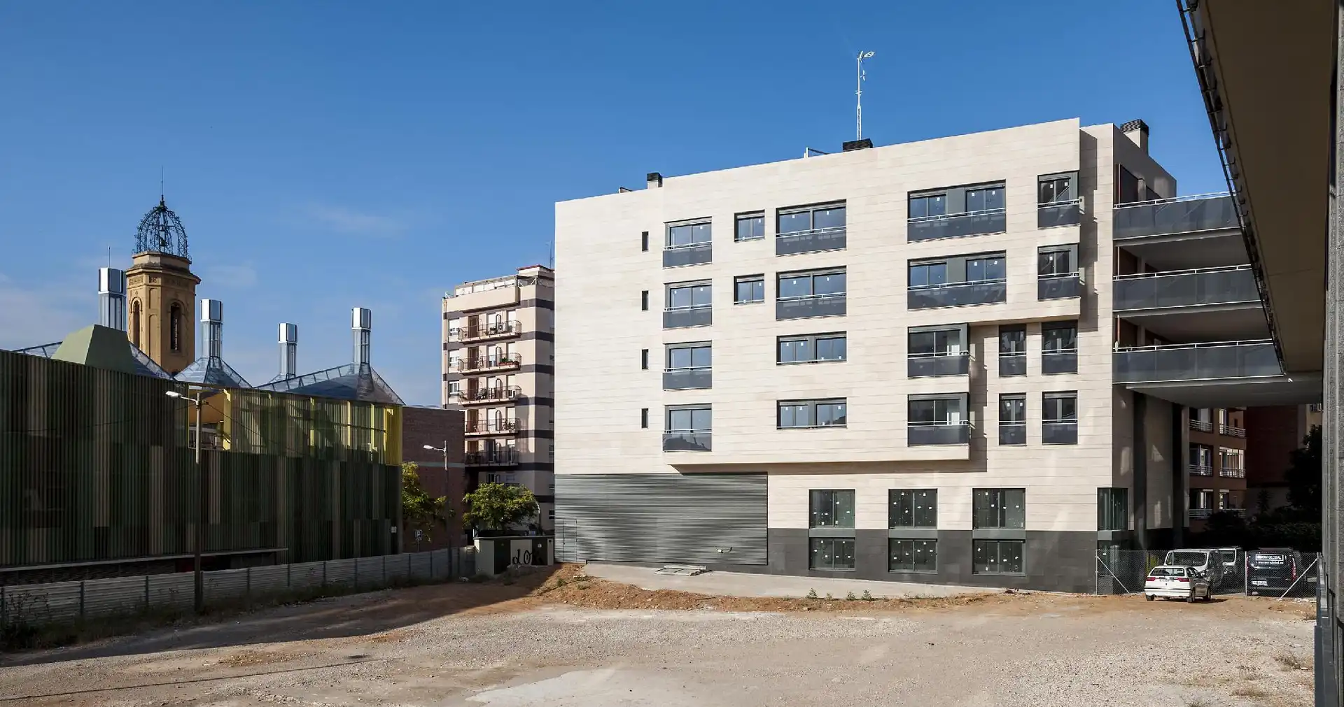 Vista exterior de Local en venda en Barcelona