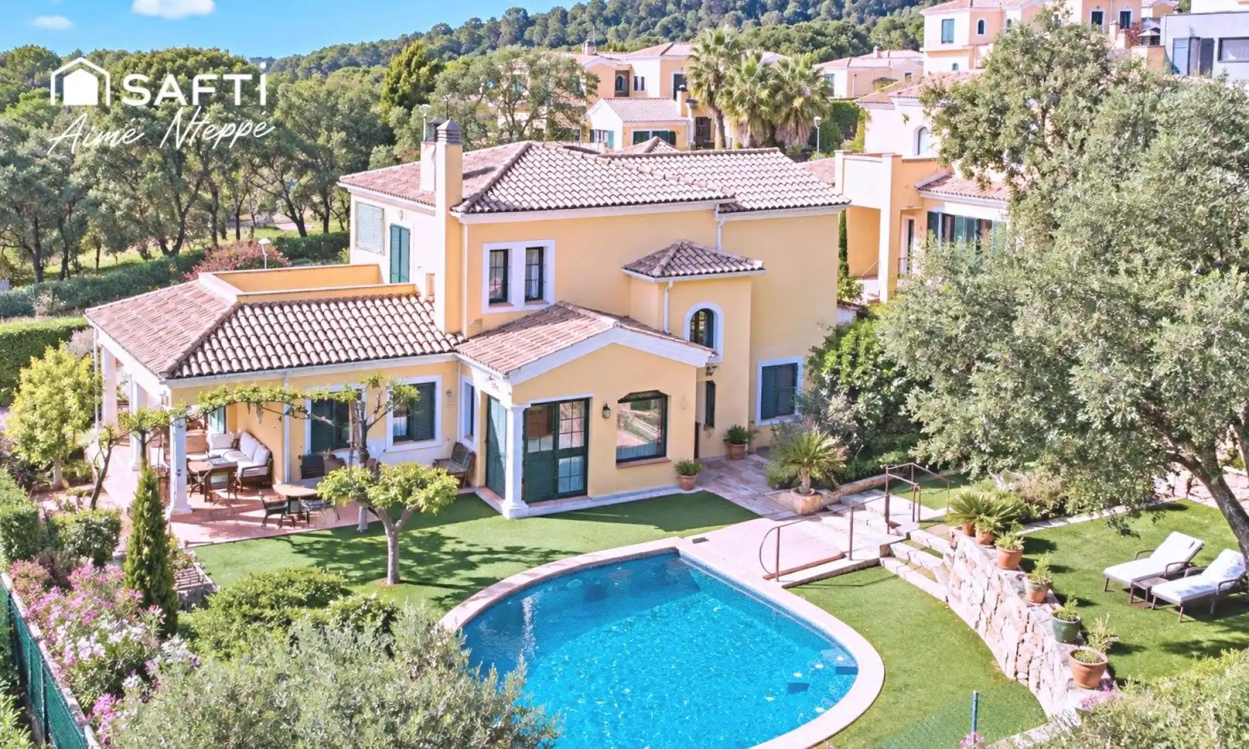 Casa amb piscina en venda a Sant Julià de Ramis