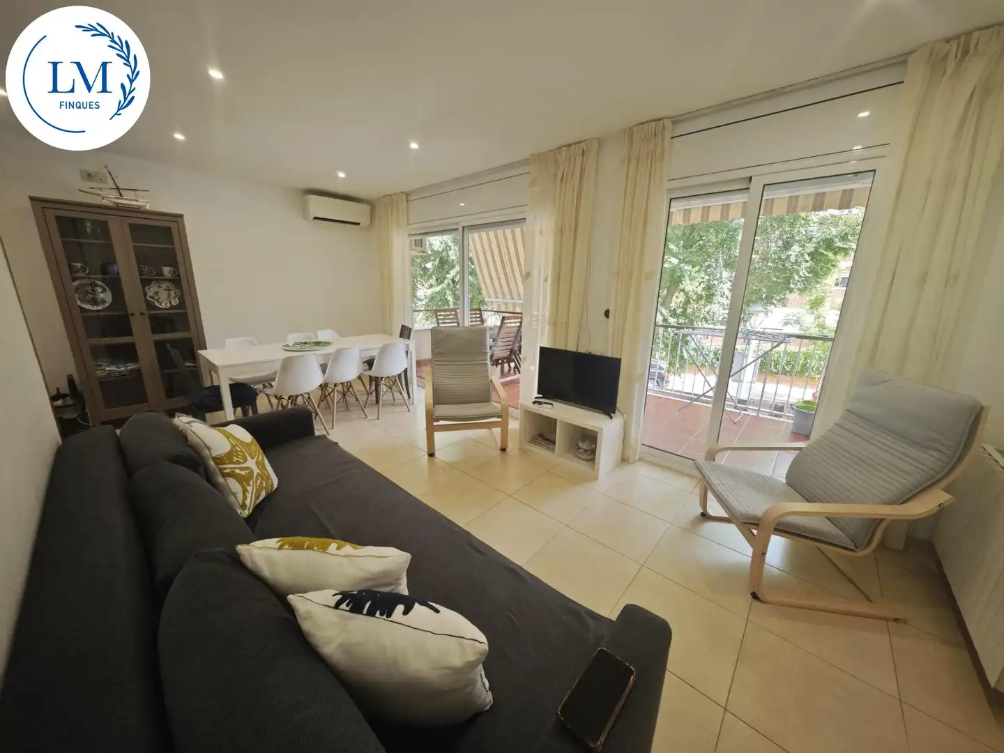 Sala de estar de Piso en venta en Vilanova i la Geltrú con Aire acondicionado, Calefacción y Terraza