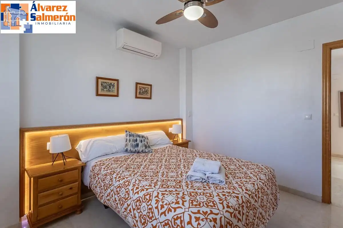 Habitación de Casa o chalet en venta en Huétor Vega con Terraza, Piscina y Balcón