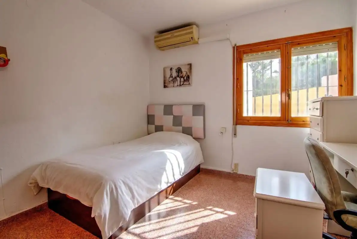 Dormitori de Casa o xalet en venda en Mutxamel amb Aire condicionat, Calefacció i Jardí privat