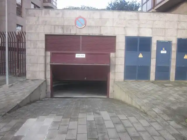 Parkplatz von Garage zum Verkauf in Santiago de Compostela 