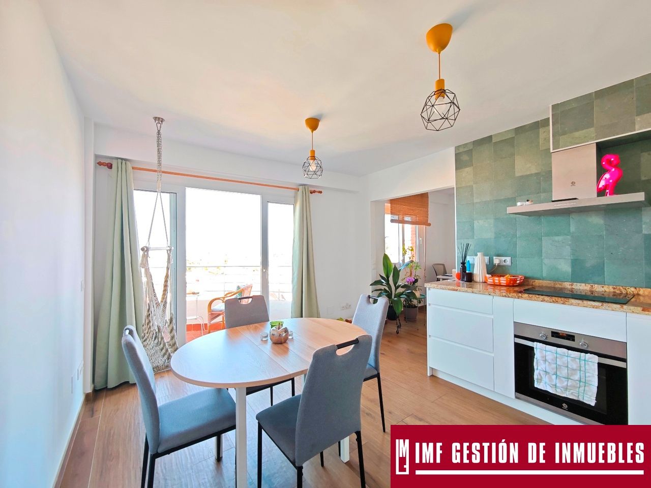 Dining room of Apartment for sale in Vélez-Málaga  with Terrace and Furnished
