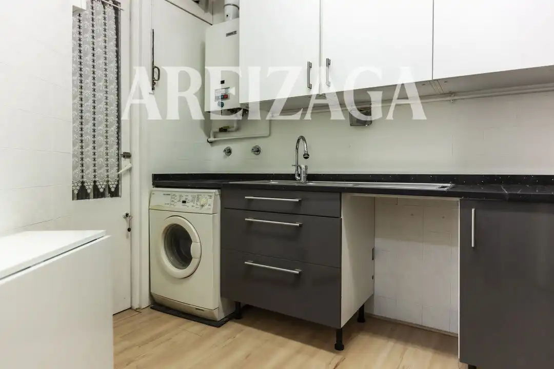 Cocina de Piso en venta en Donostia - San Sebastián  con Calefacción y Balcón
