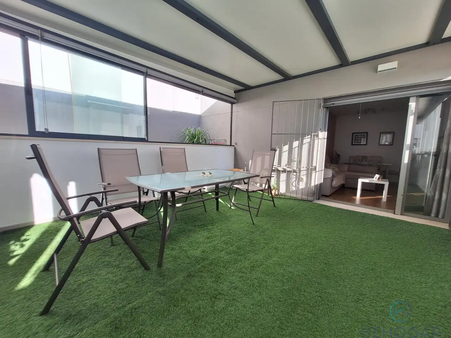 Piso con piscina en venta en Entrenúcleos