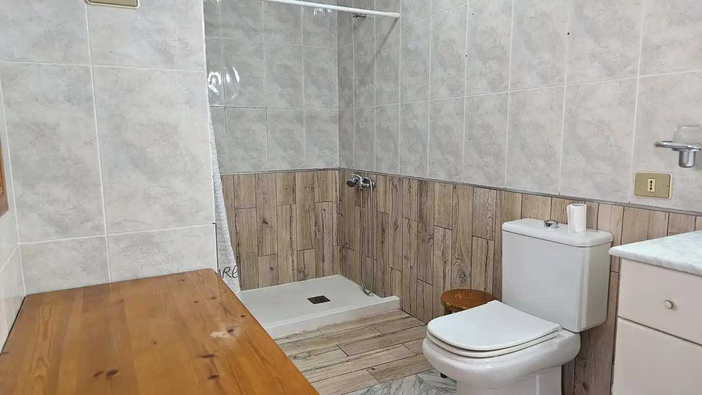 Bany de Casa o xalet en venda en Santa Lucía de Tirajana amb Jardí privat, Terrassa i Piscina