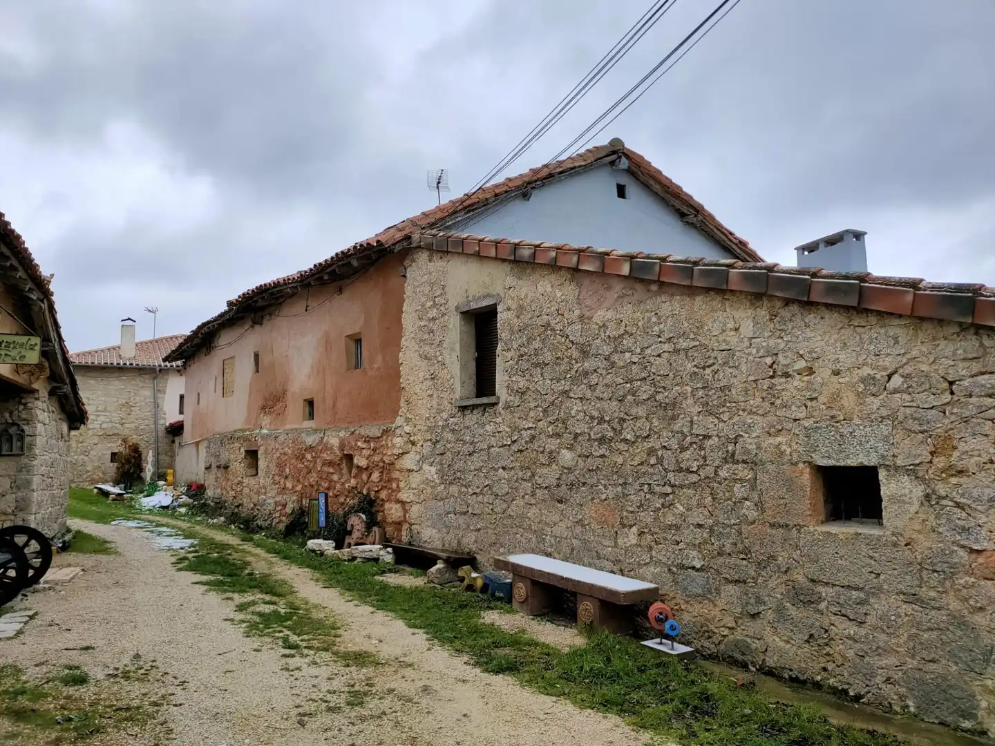 Vista exterior de Casa adosada en venta en Atapuerca con Calefacción
