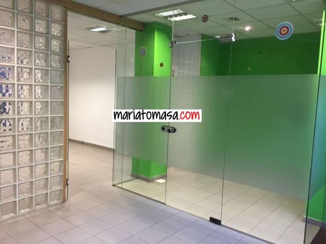 Local comercial en Alquiler en Castillo de esquivel en Ariznabarra