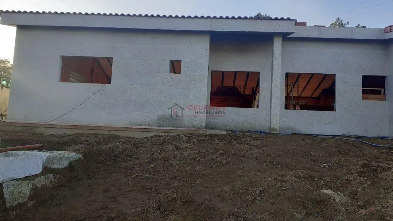 Exterior view of Houses for sale in Toén  with Heating, Private garden and Parquet flooring