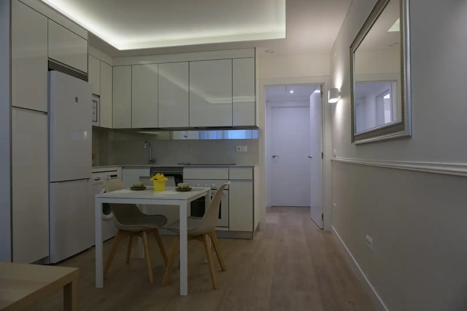 Cuina de Apartament de lloguer en Madrid amb Calefacció i Moblat