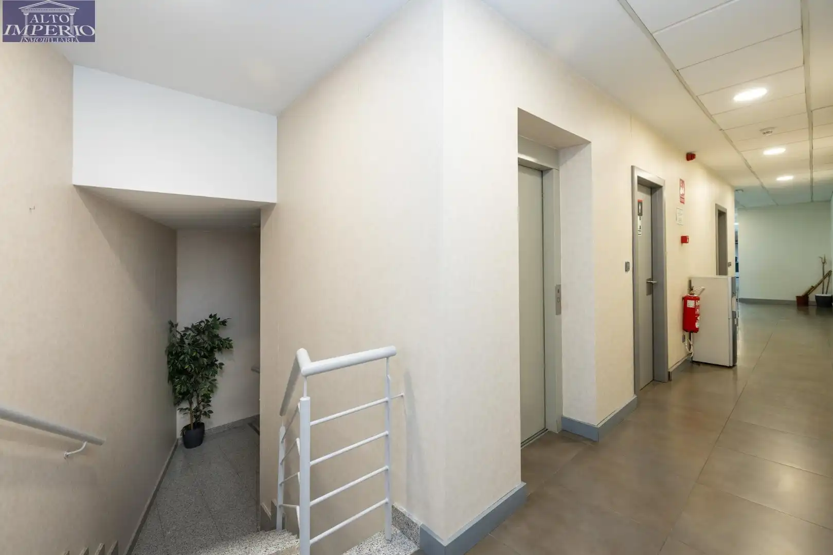 Inmuebles singulares con ascensor en venta en Peligros, imagen 54
