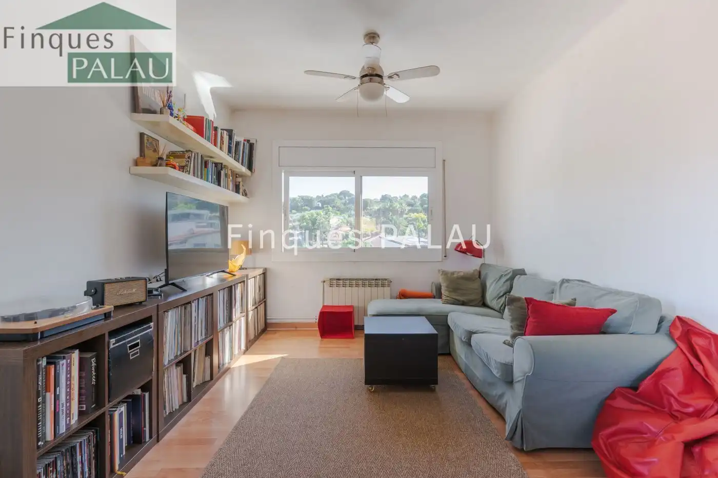 Sala de estar de Piso en venta en Sant Just Desvern con Aire acondicionado, Calefacción y Terraza