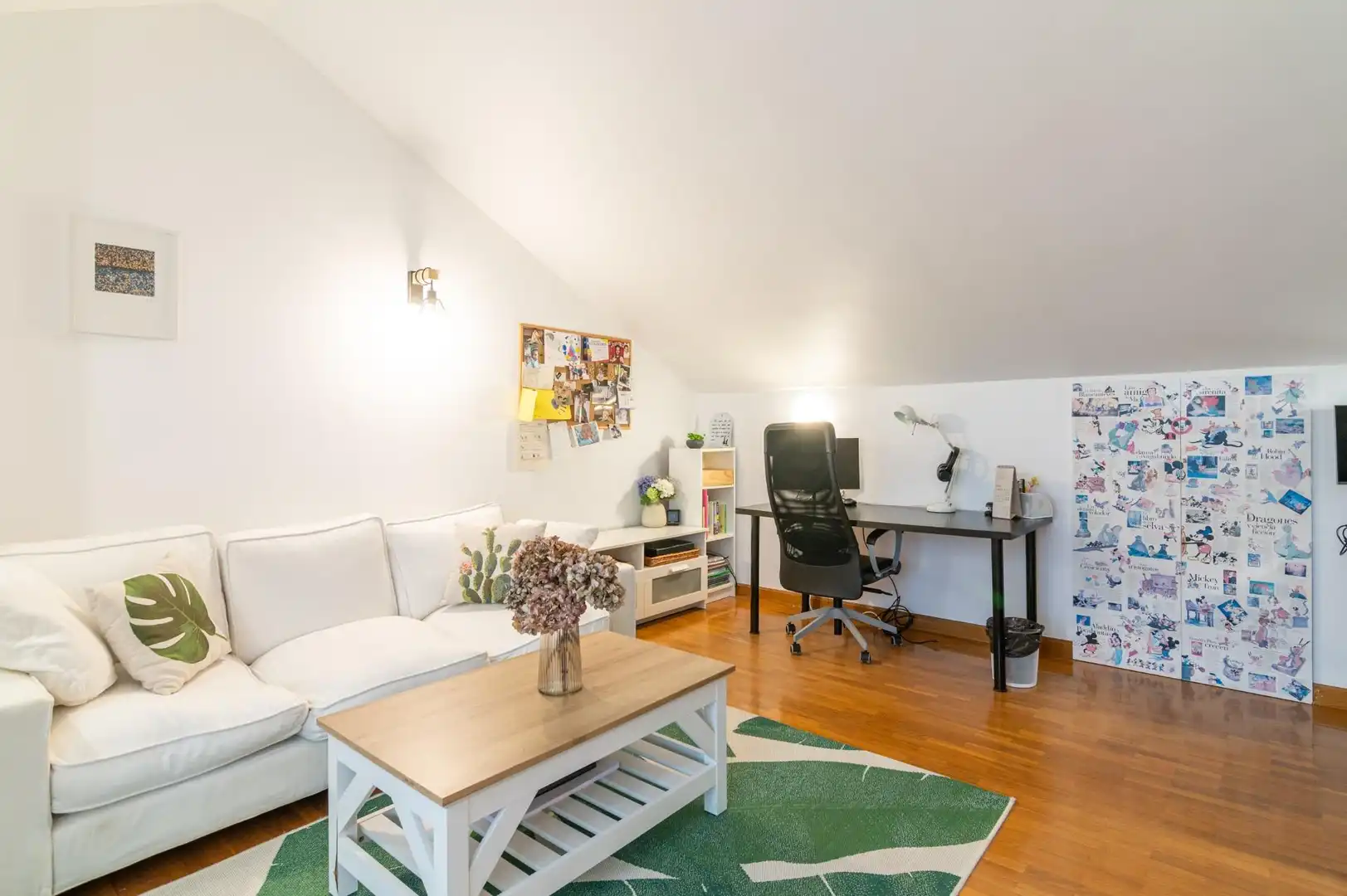 Sala d'estar de Casa adosada en venda en Valle de Egüés / Eguesibar amb Calefacció, Parquet i Terrassa